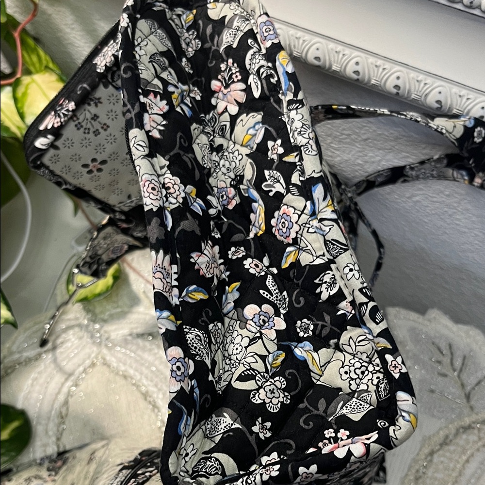 NWOT  Vera Bradley Iconic Grand Hanging Organizer - Picture 14 of 16